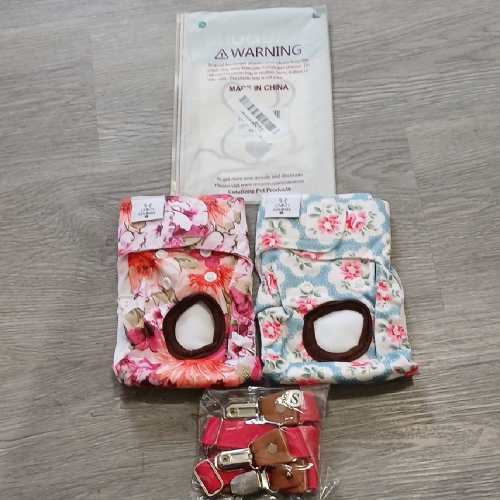 CuteBone Dog Diapers Female Washable 2 Pack Reusable Doggie Diapers  Sz S NIP